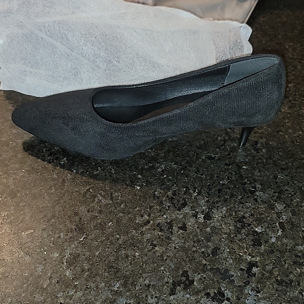 Fuax suede kitten heels